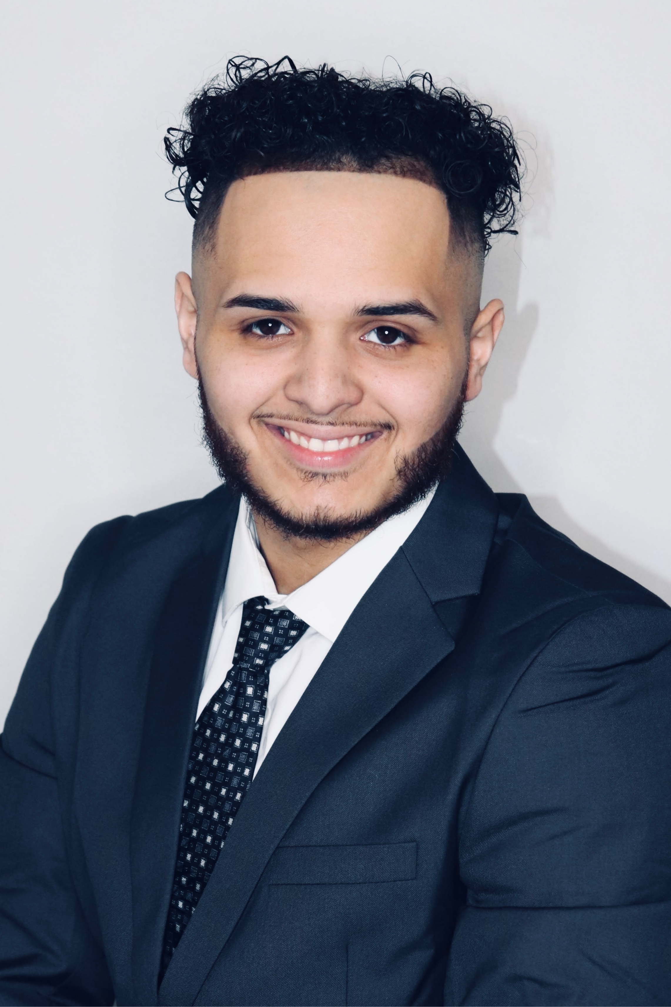 Gary Linares - Sales Associate in Wyomissing, PA