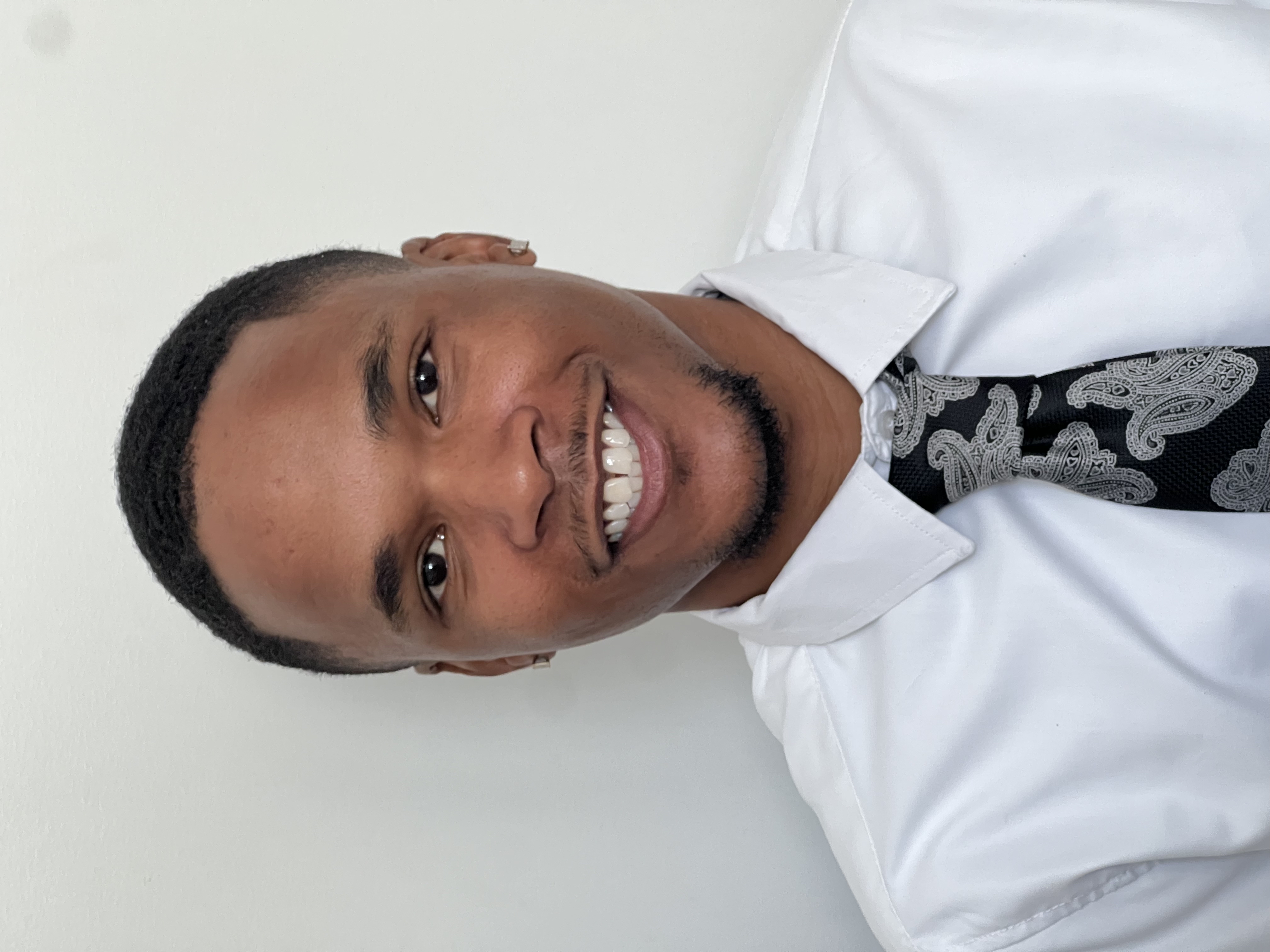 Davion Enis - Realtor in CA