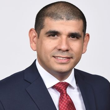 Steven Ochoa in Lynwood, CA