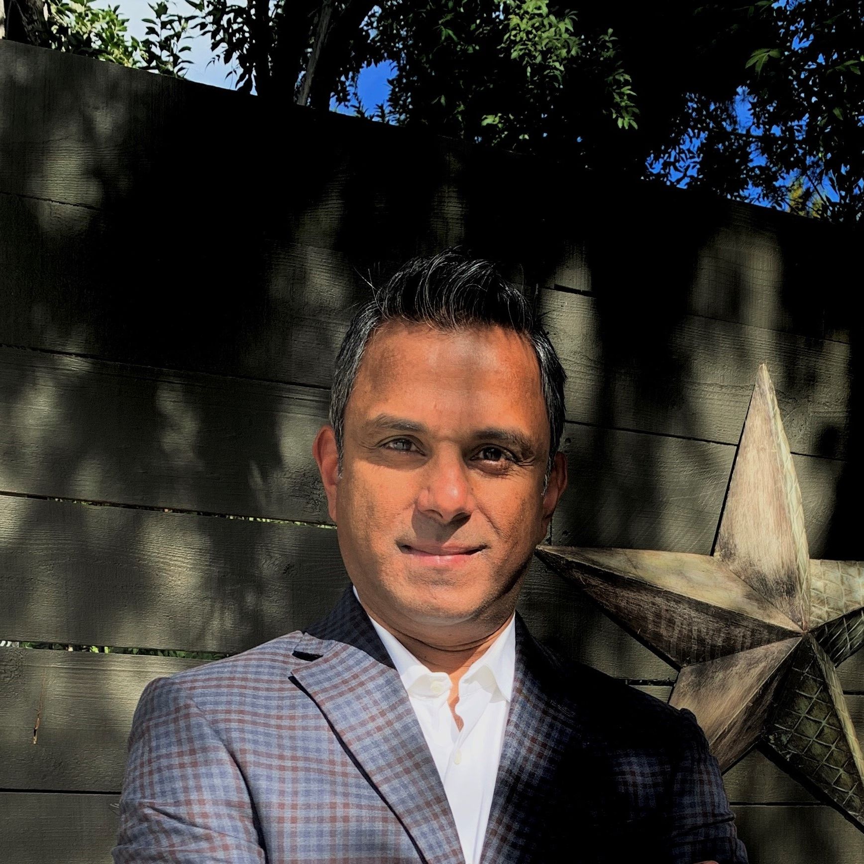 Lalin De Soyza in Pasadena, CA