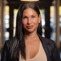 Stephanie Sacco - Associate Broker in Troy, MI