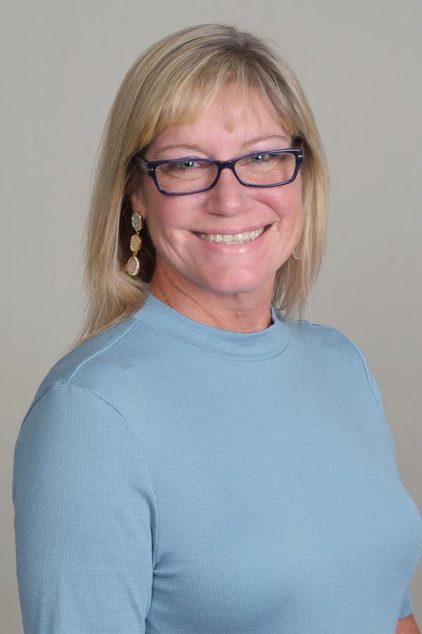 Liz Quesenberry - Financial Advisor in Fayetteville, AR