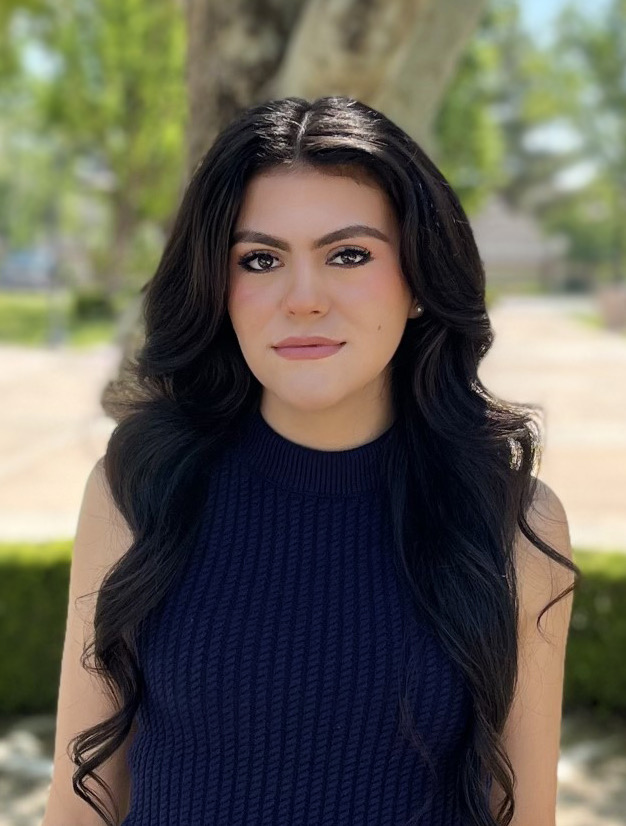 Elizabeth Quezada - Sales Associate in Bakersfield, CA