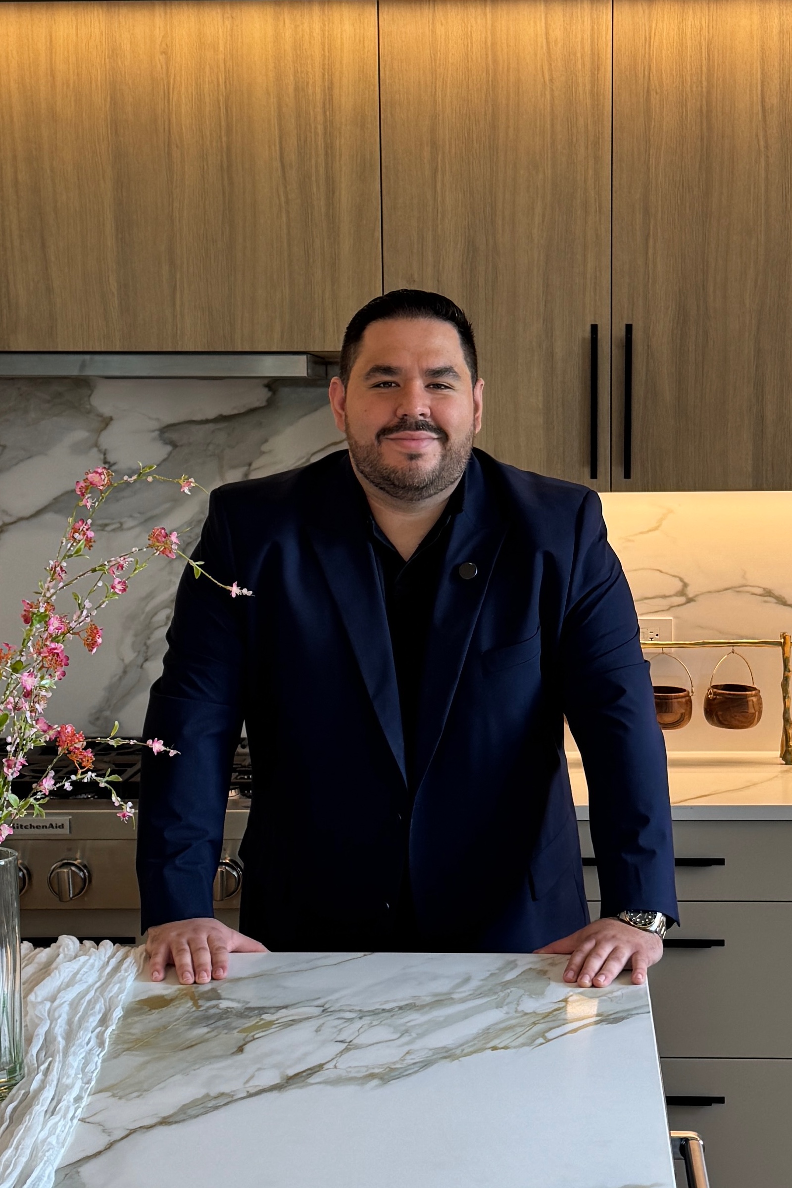 Andres Torres - Sales Associate in Oak Park, IL