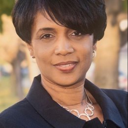 Yolanda Paramore - Managing Broker in Chicago, IL