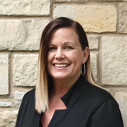 Stacy Reyes   Reyes Team Real Estate - Agent in Wauwatosa, WI