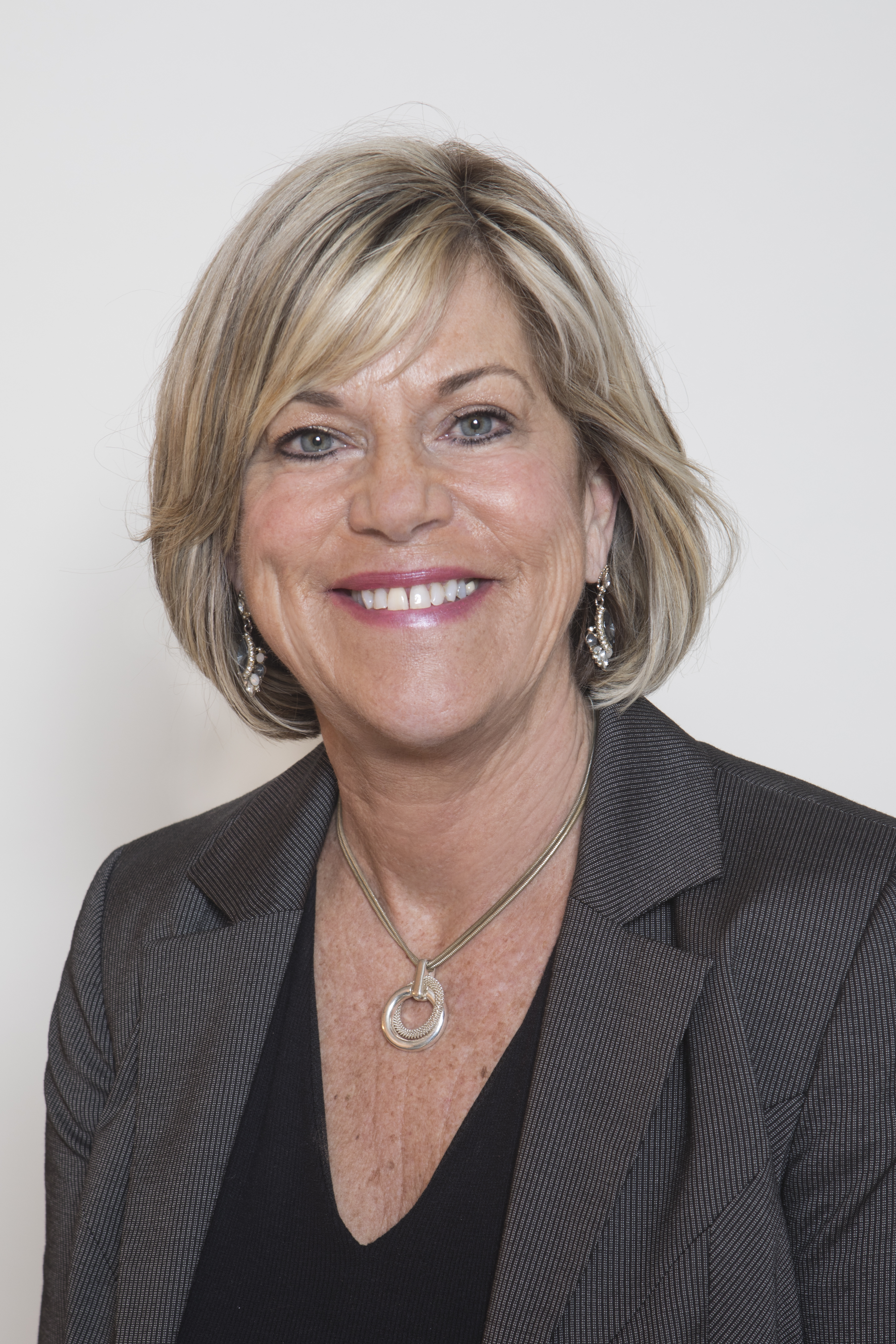 Linda Hunsicker - Real Estate Salesperson in Lansdale, PA