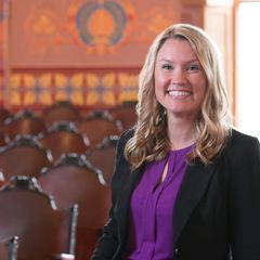 Sherri Garron - Associate Broker in Brighton, MI