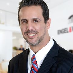 Javier Palmera - Shop Manager in Bal Harbour, FL