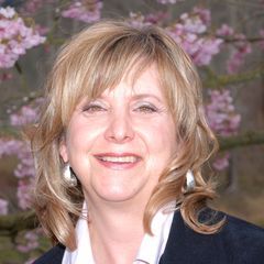Julie Nutley - Broker in Fall City, WA