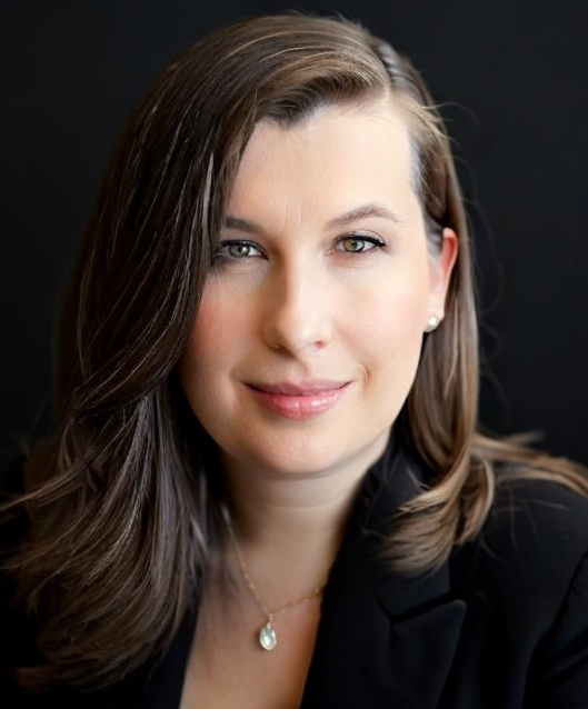 Adriana Brinceanu - Sales Associate in Sycamore, IL