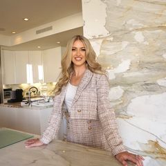 Brooke Leoni in Hollywood, FL