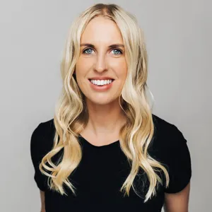 Carly Guimaraes - Agent in TX