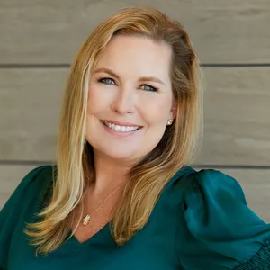 Holly Danna - Realtor  in CA
