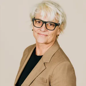 Carrie Vandenberg - Real Estate Professional
