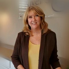 Nancy Laughlin - Broker in Bullhead City, AZ