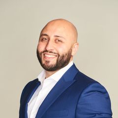 Hovik Pakhanyan - Real Estate Specialist in Sherman Oaks, CA