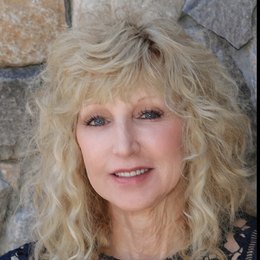 Liz Dobbins - Real Estate Consultant in Scottsdale, AZ