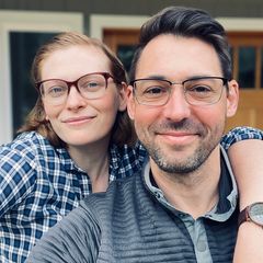 Daniel Moskin And Hannah Vitale in Bainbridge Island, WA