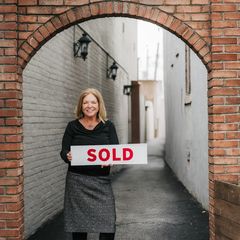 Mary Frances Weir - Realtor in Rocky River, OH