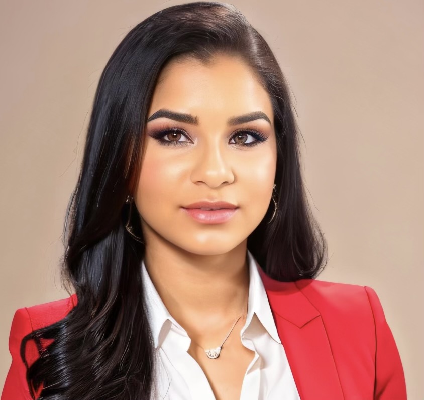 Daniela Trujillo - Realtor in FL