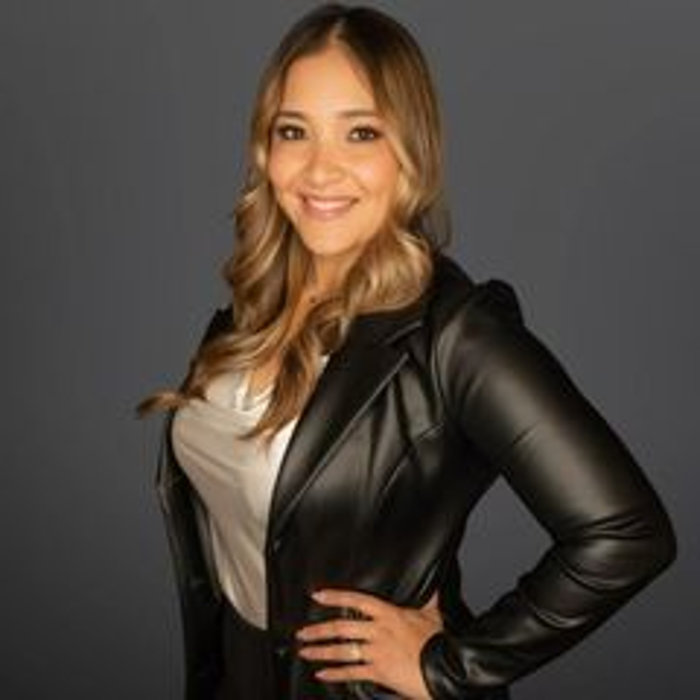 Glo Mora - Realtor in Lake Elsinore, CA