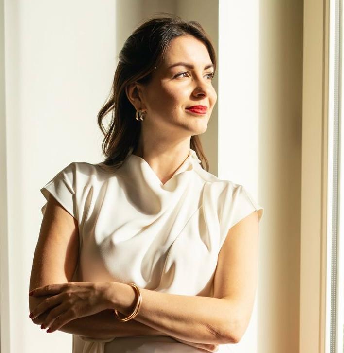 Elena Poliakova - Luxury Real Estate Advisor in Estoril
