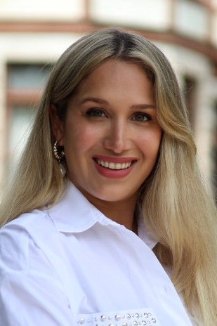 Angelica Matos - Sales Associate in Saint Charles, IL