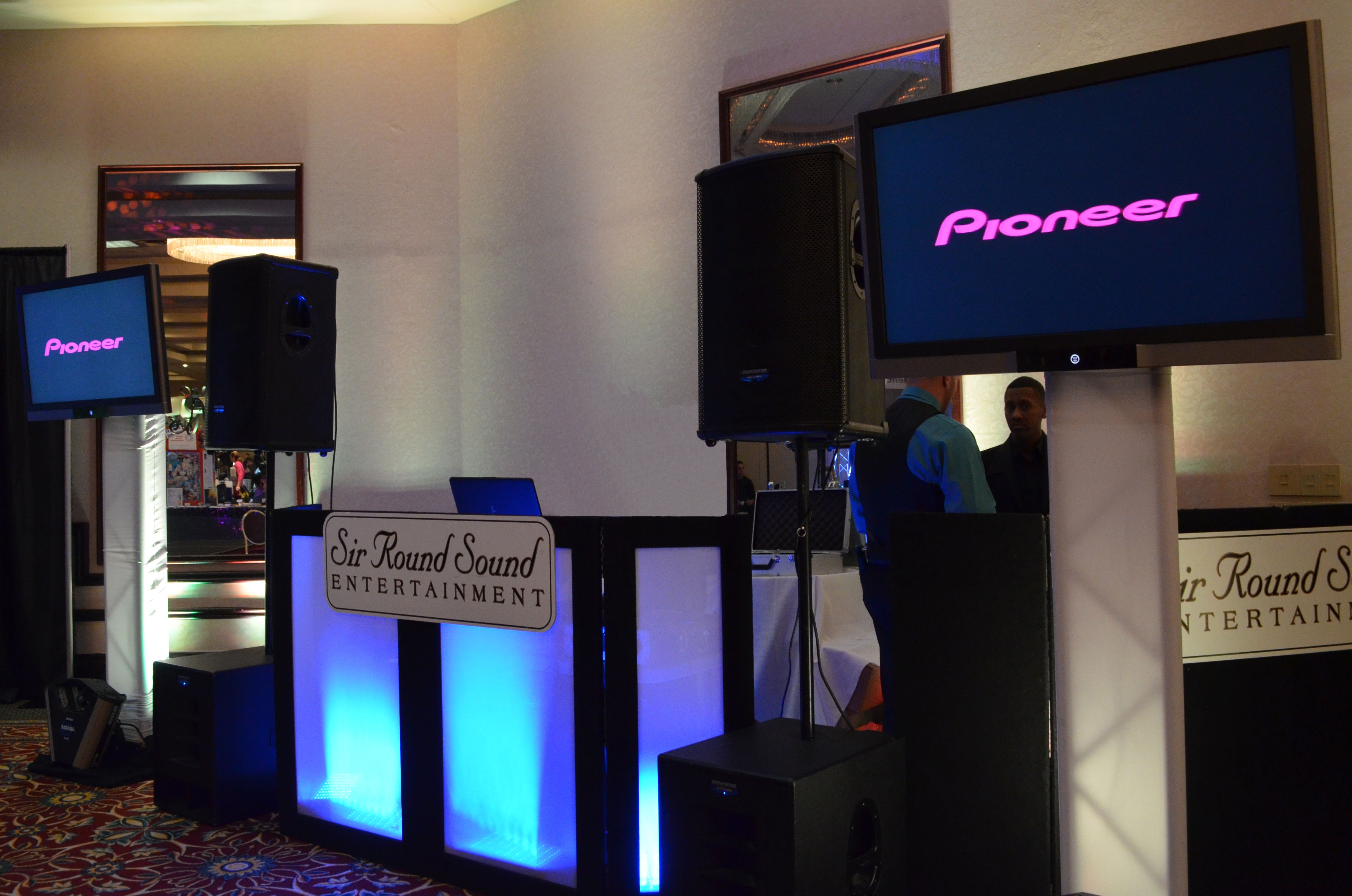 Sir Round Sound Entertainment, Inc in Islip, NY