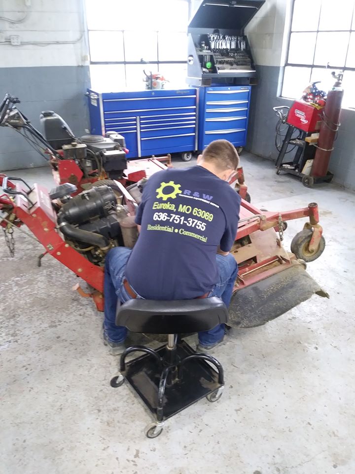 R&W Outdoor Equipment Repair in Pacific, MO