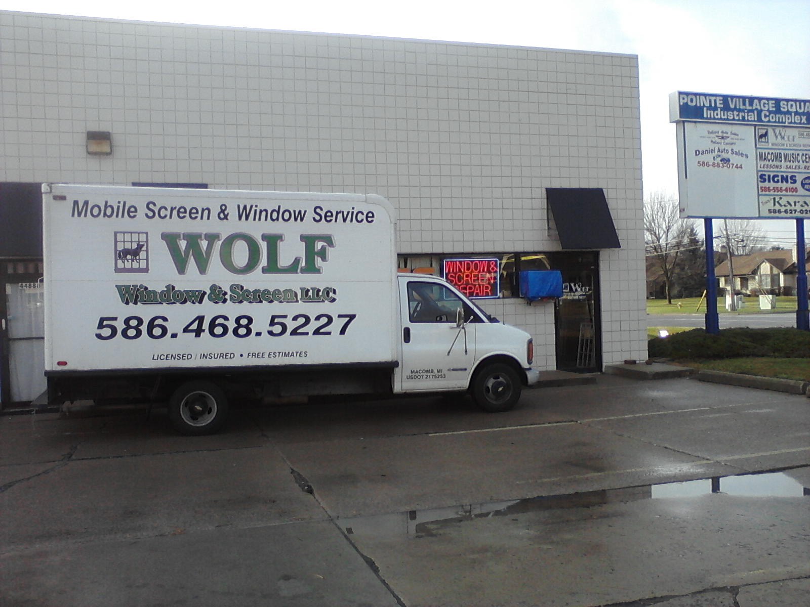Wolf Window & Screen Repair in Clinton Township, MI