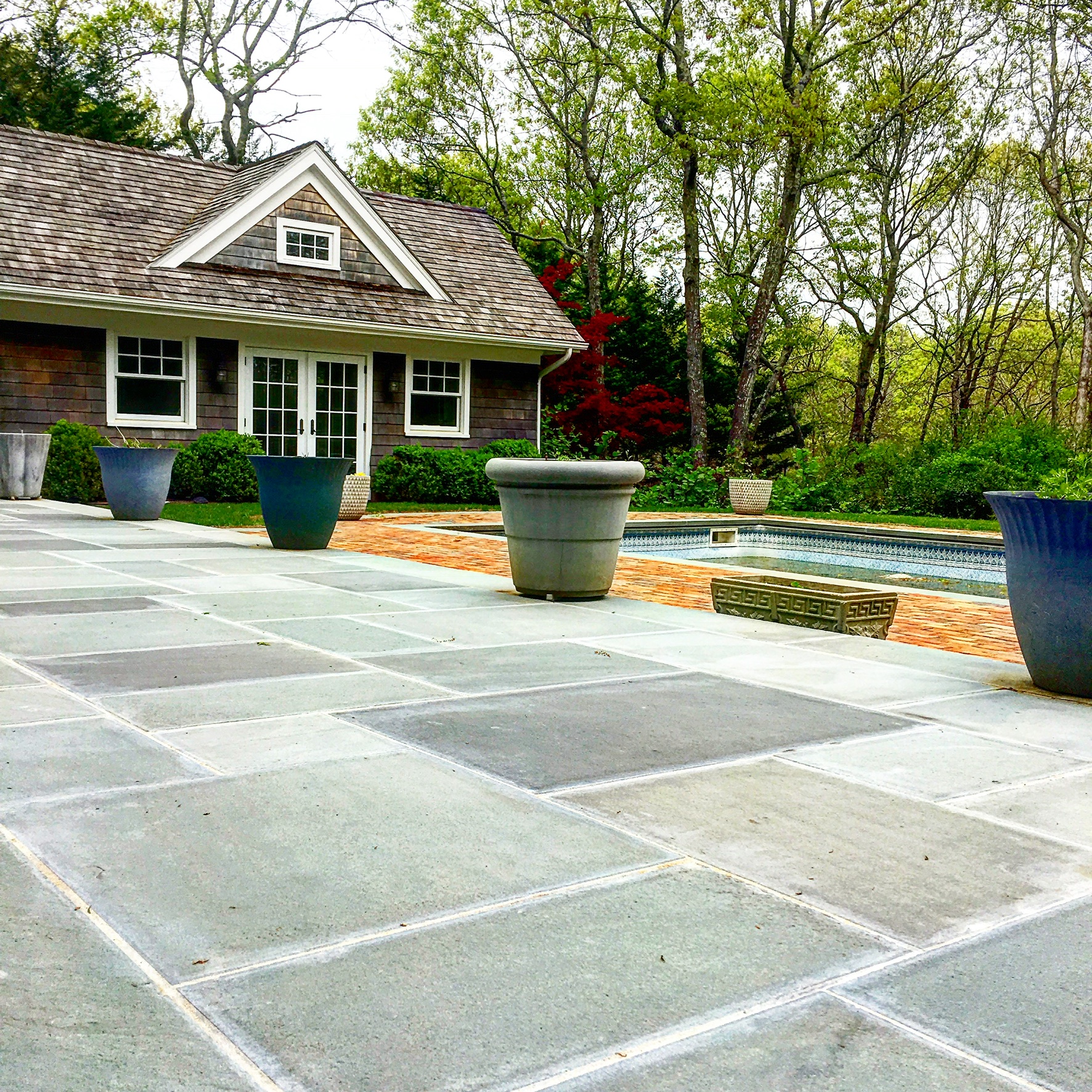 Hampton hardscapes in Quogue, NY
