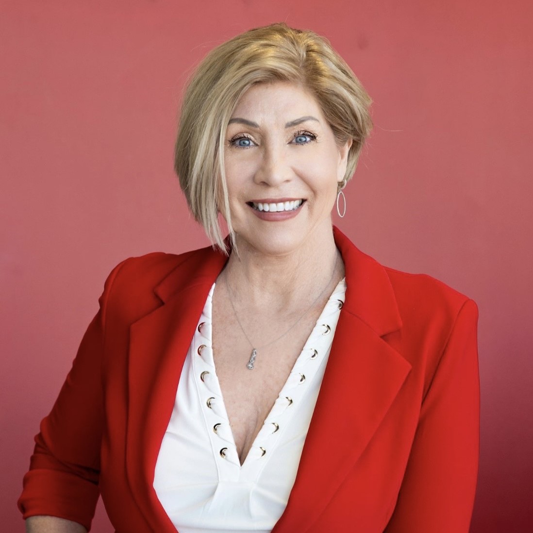 Lisa Everett - Realtor in AZ