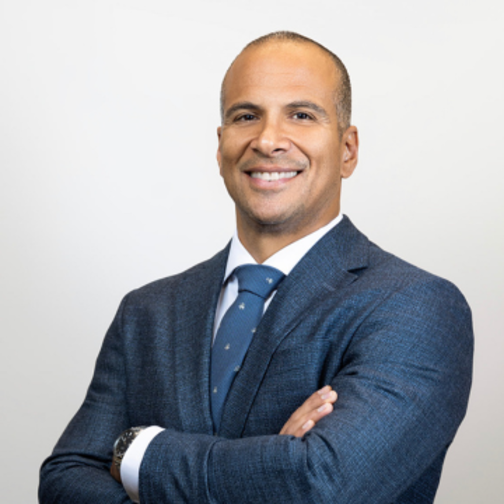 Raymond Cuevas - Realtor in Woodbury, NY