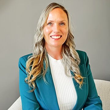 Karra Mcloud - Realtor in OR