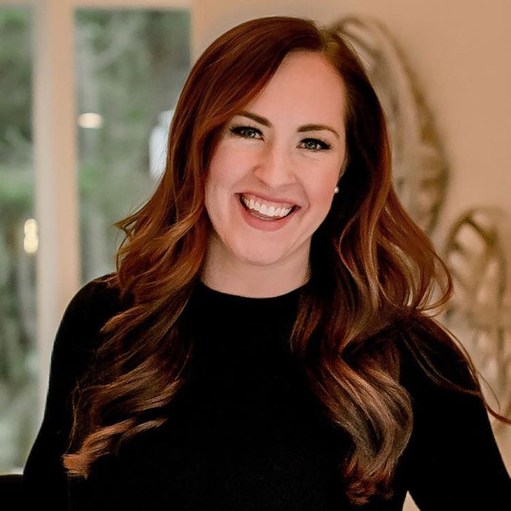 Nicole Burnett - Realtor in University Place, WA