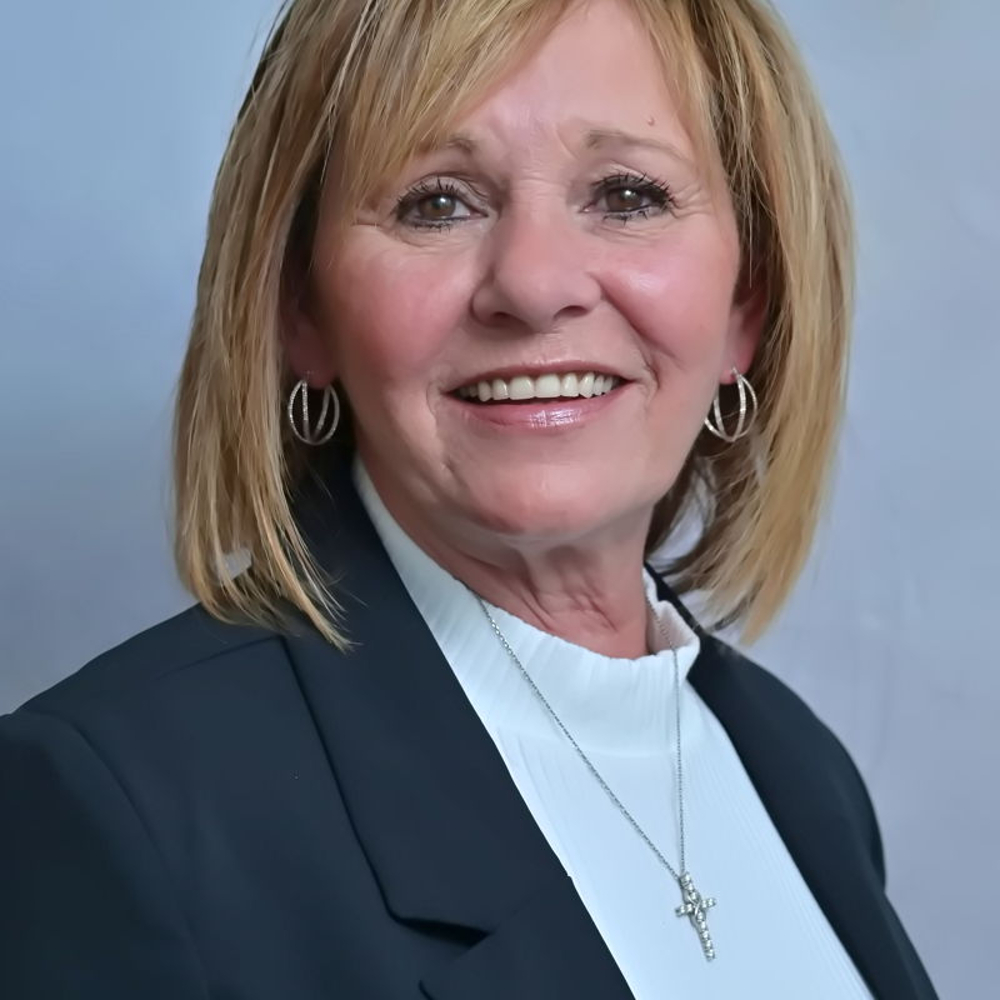 Lynette Paone - Realtor in Massapequa, NY
