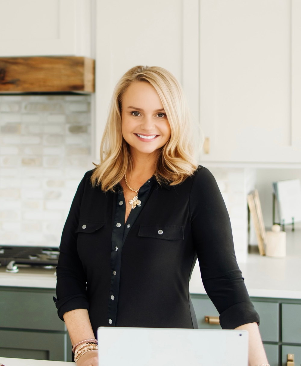 Angie Nguyen - Realtor in Edina, MN