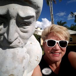 Liz Hofstetter - Agent in Wilton Manors, FL