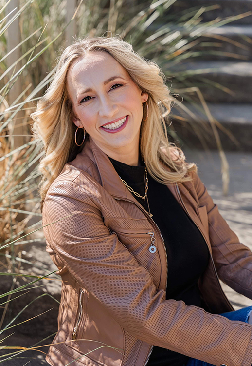 Sarah Rothschild - Real Estate Broker/Real Estate Salesperson in Lincoln City, OR