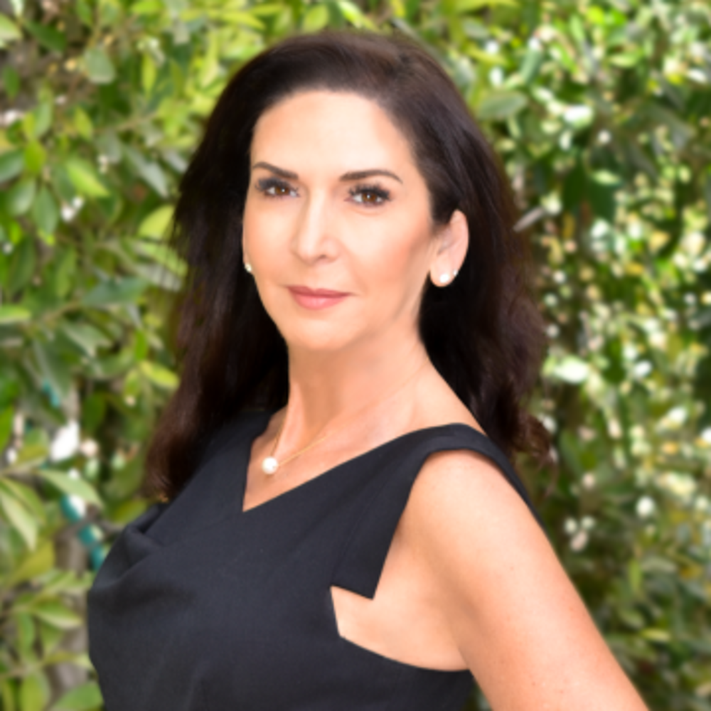 Susie Aprahamian - Realtor in Canoga Park, CA