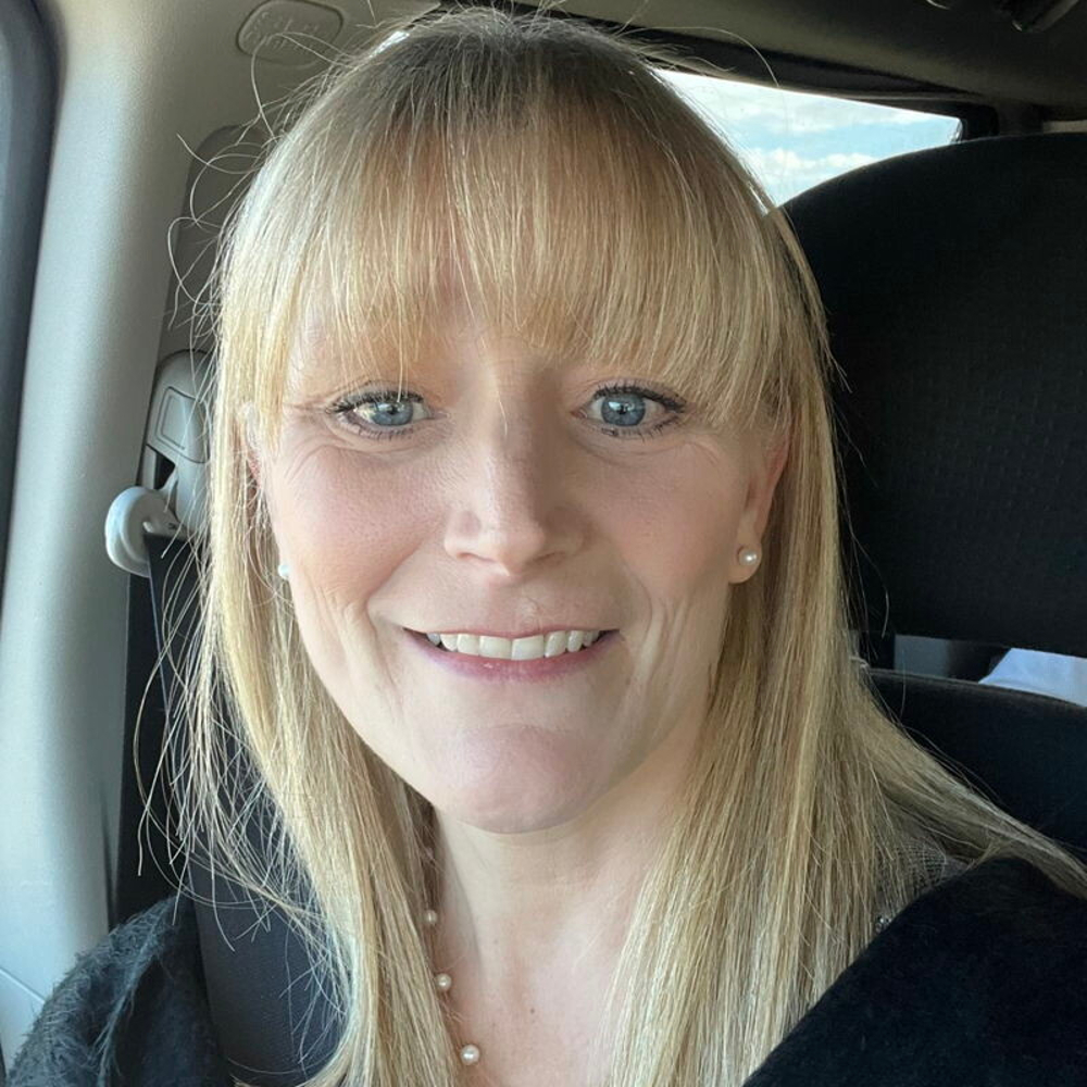 Angela Mckillips - Realtor in Libertyville, IL