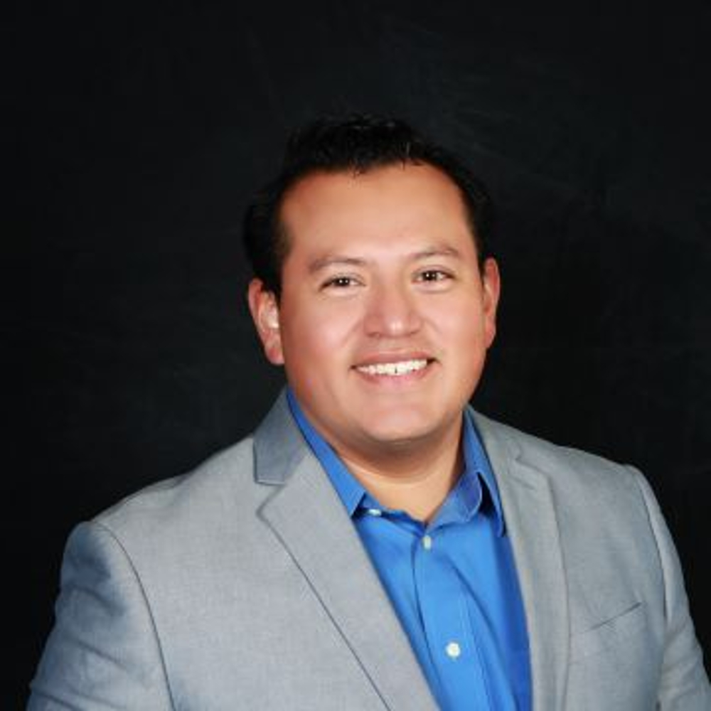 Felipe Bautista Gonzalez - Realtor in Olathe, KS