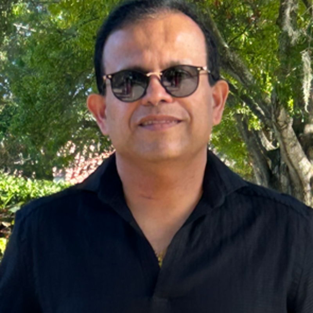 Santhosh Happynook - Realtor in Tampa, FL