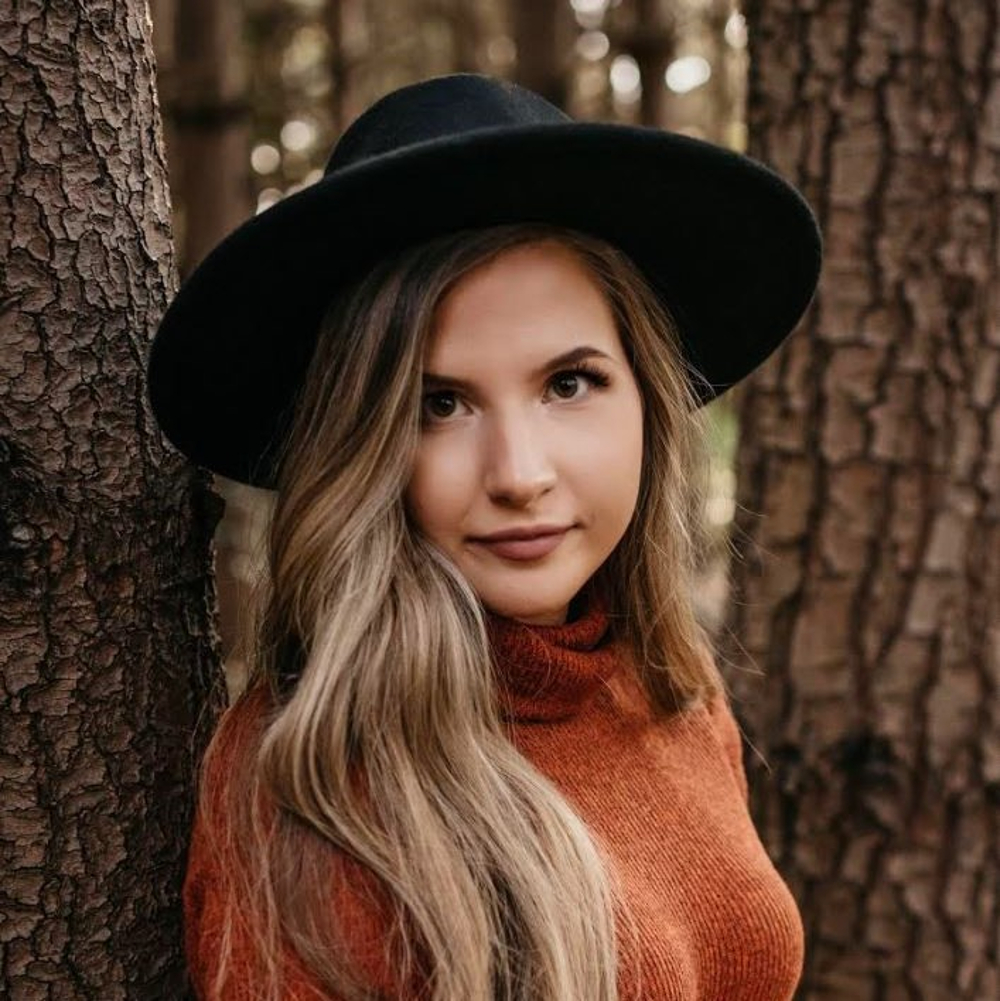 Victoria Clayton - Realtor in Olathe, KS