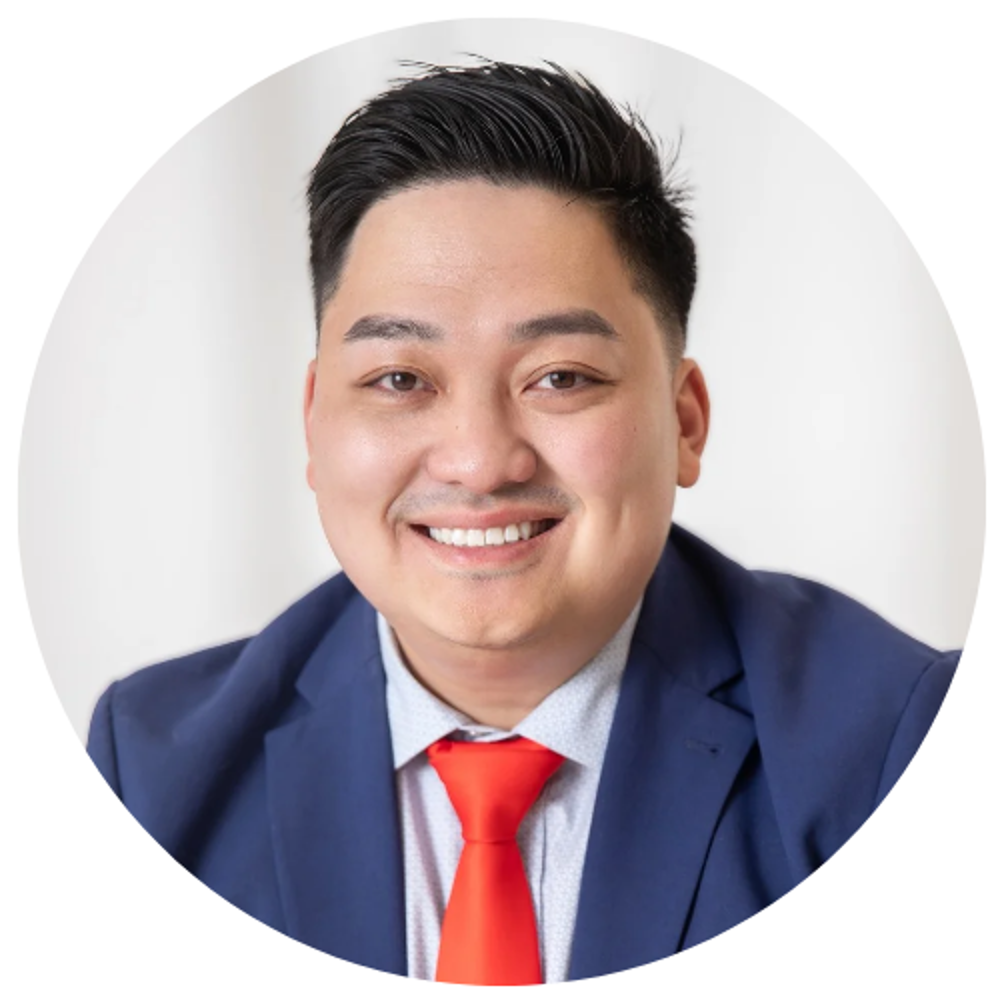 Sengsai Moua - Realtor in Roseville, MN