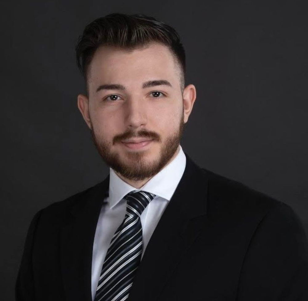 Cyrus Martinez - Realtor in Lakeland, FL