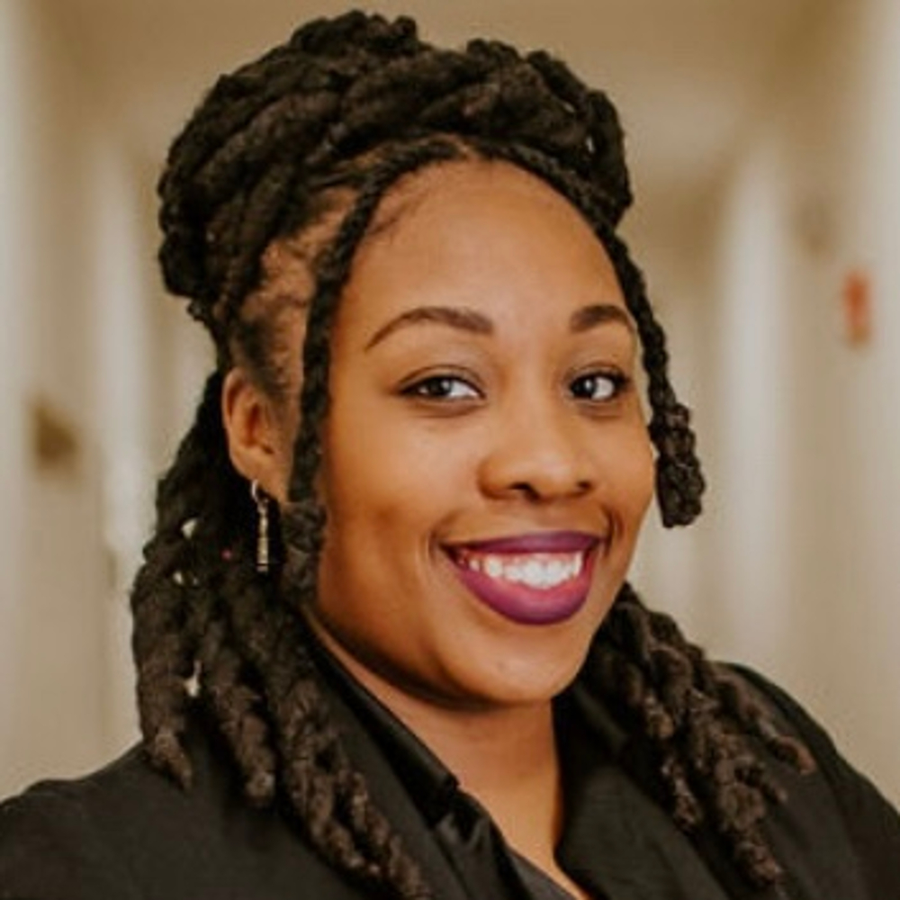 Eneshia Oliver - Realtor in Bedford, NH