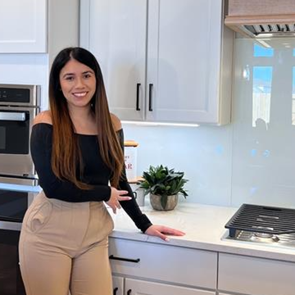Areli Garcia - Realtor in Houston, TX