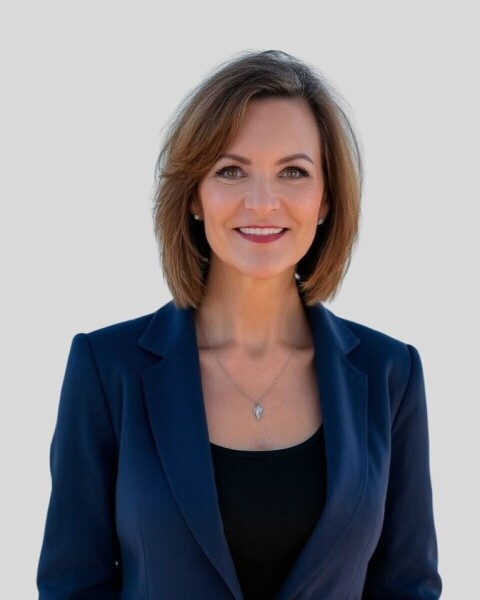 Connie Engel - Broker in Chicago, IL